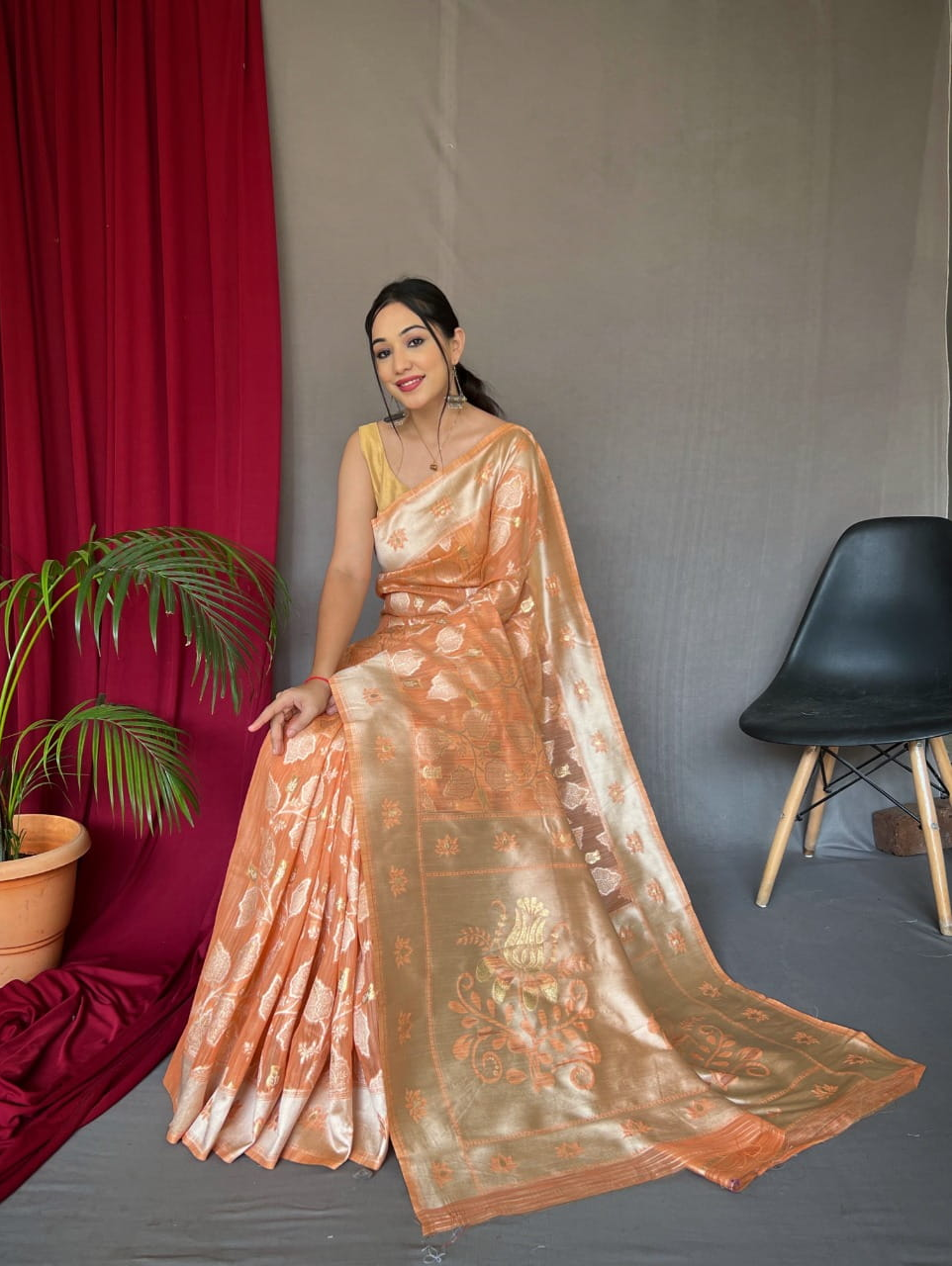 Pure Linen Slub All Over Gold And Silver Zari Weaved Saree