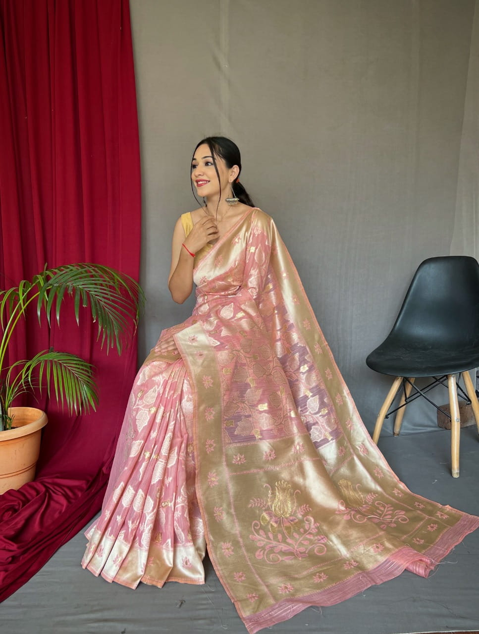 Pure Linen Slub All Over Gold And Silver Zari Weaved Saree