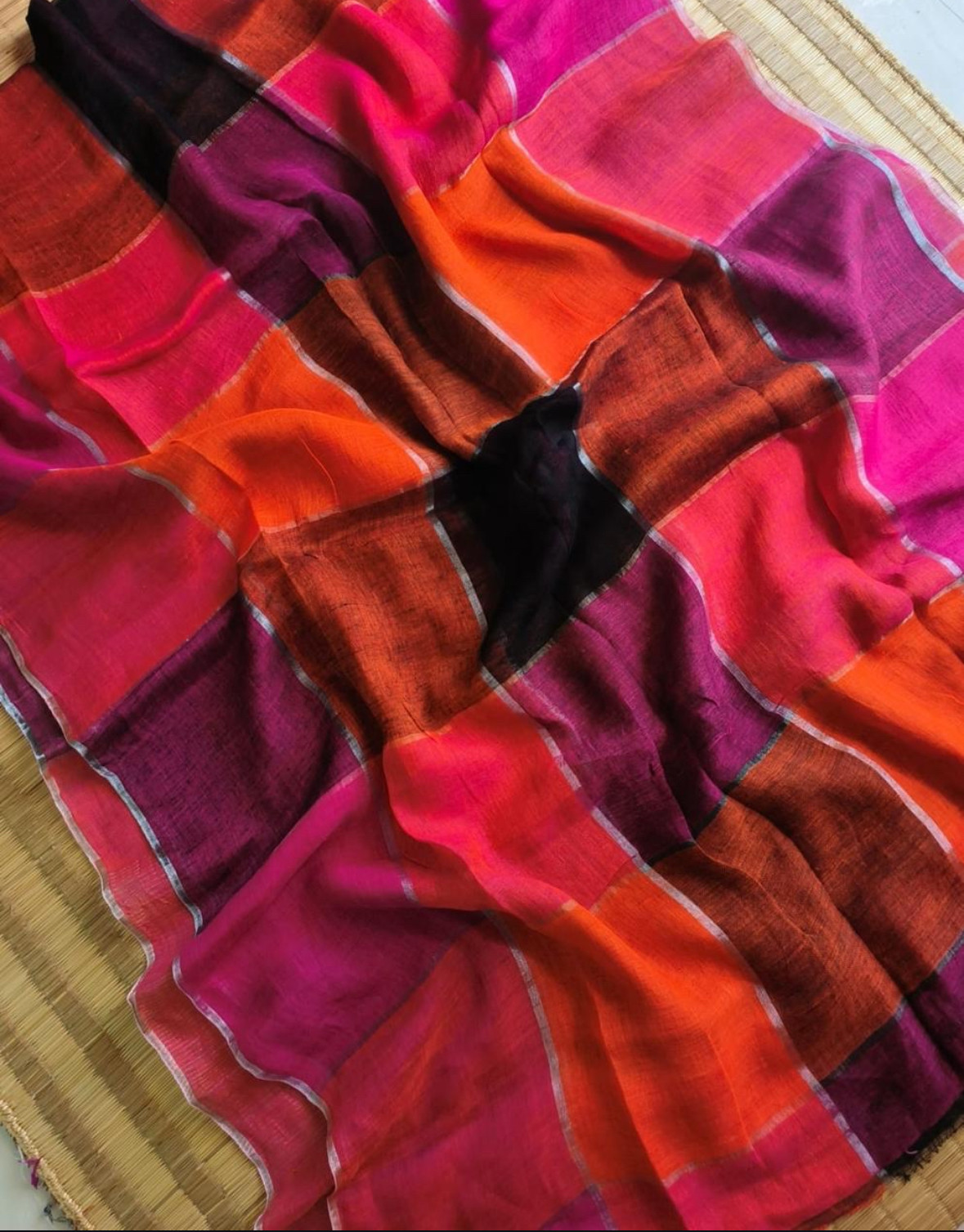 Rudra Rekha - Handwoven Pure Linen Saree