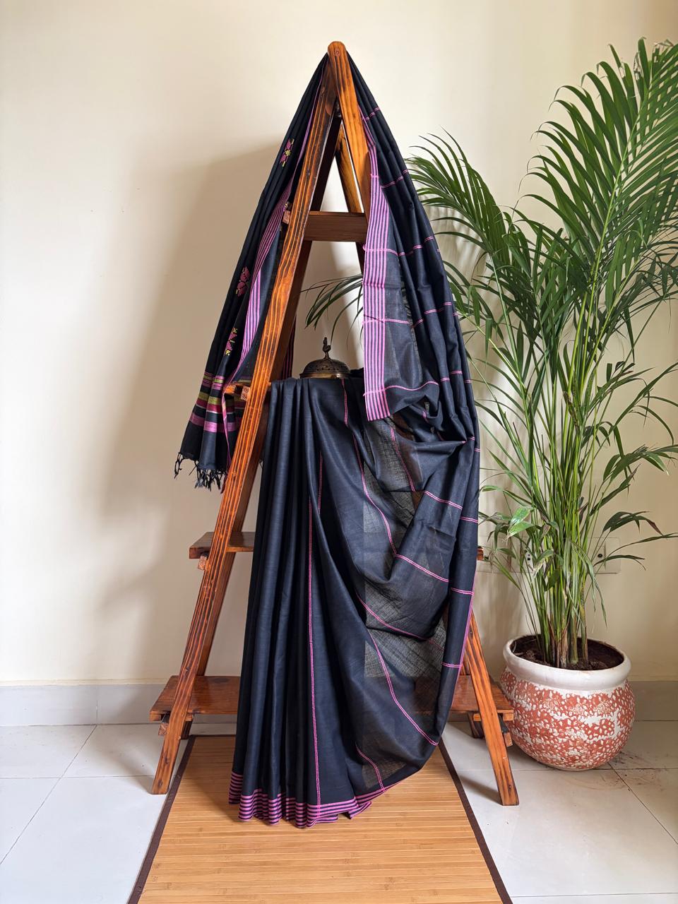 100 Pure Cotton Handloom Saree with woven buttis - Black