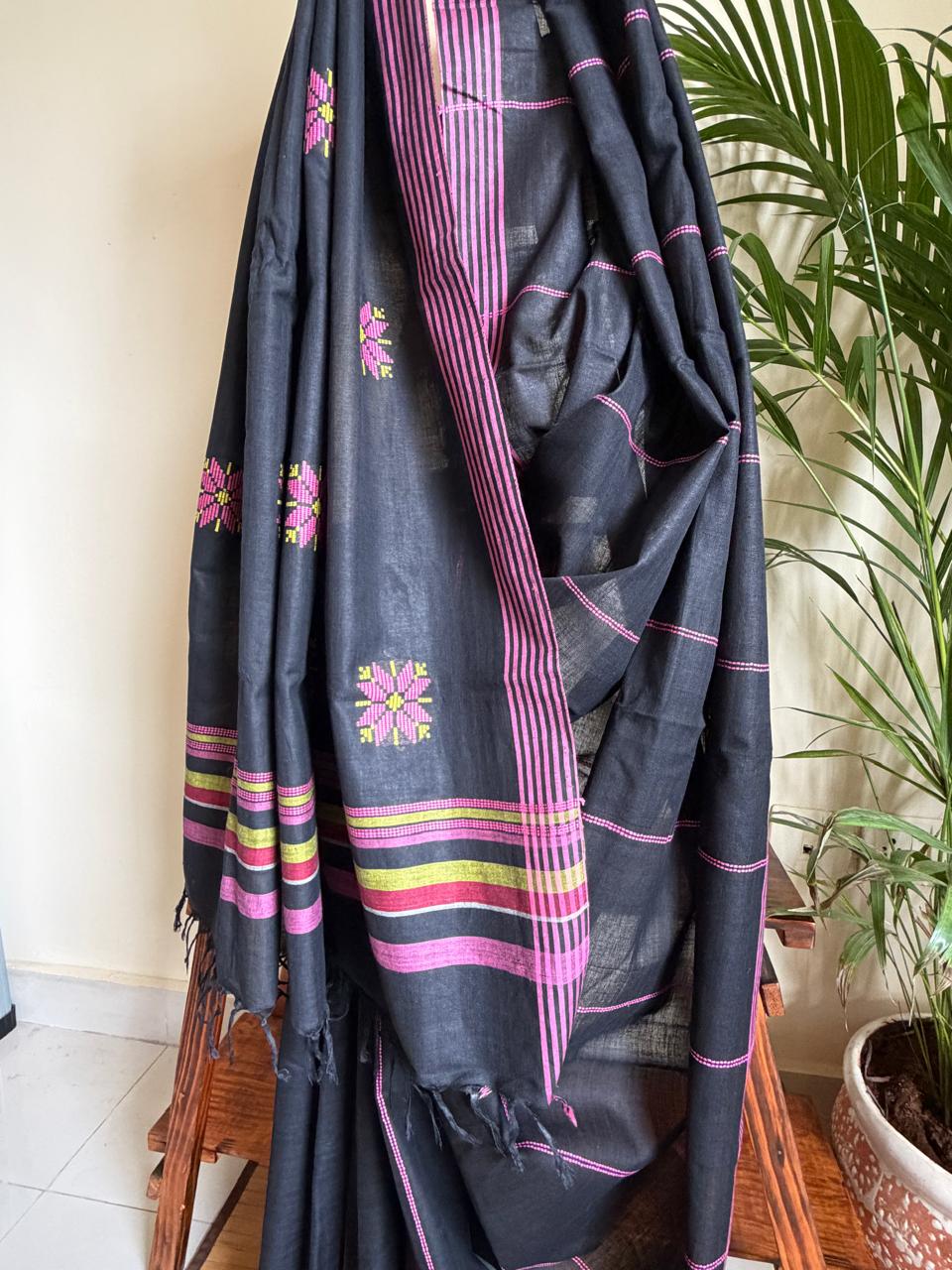 100 Pure Cotton Handloom Saree with woven buttis - Black