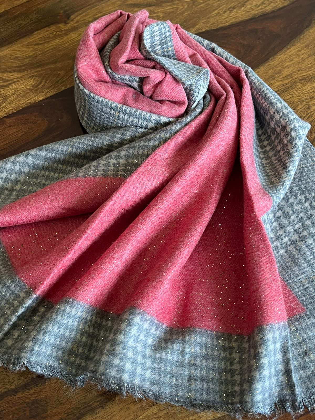 Soft and comfortable woollen stole with border and shimmer - Pastel Red and Grey