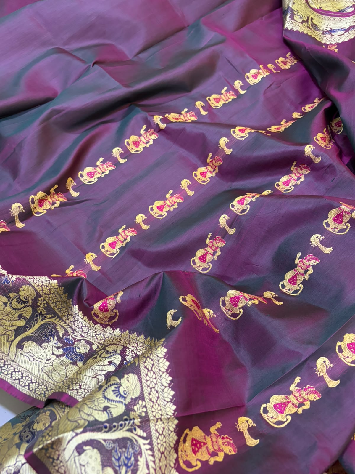 Exquisite Handwoven Pure Silk Baluchari saree - Wine