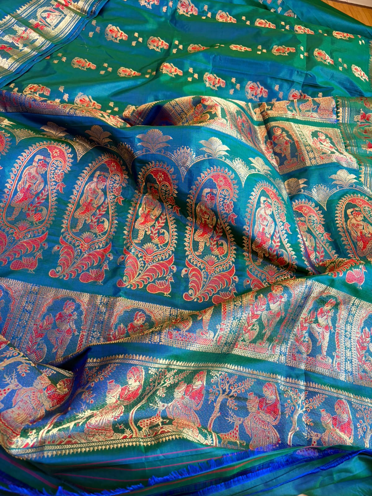Exquisite Handwoven Pure Silk Swarnachari saree - Jade Green