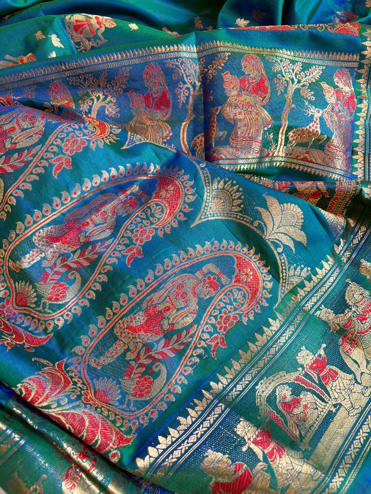 Exquisite Handwoven Pure Silk Swarnachari saree - Jade Green