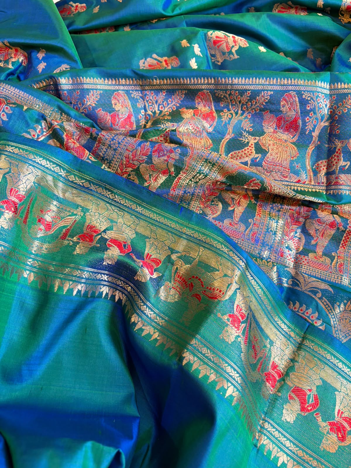 Exquisite Handwoven Pure Silk Swarnachari saree - Jade Green