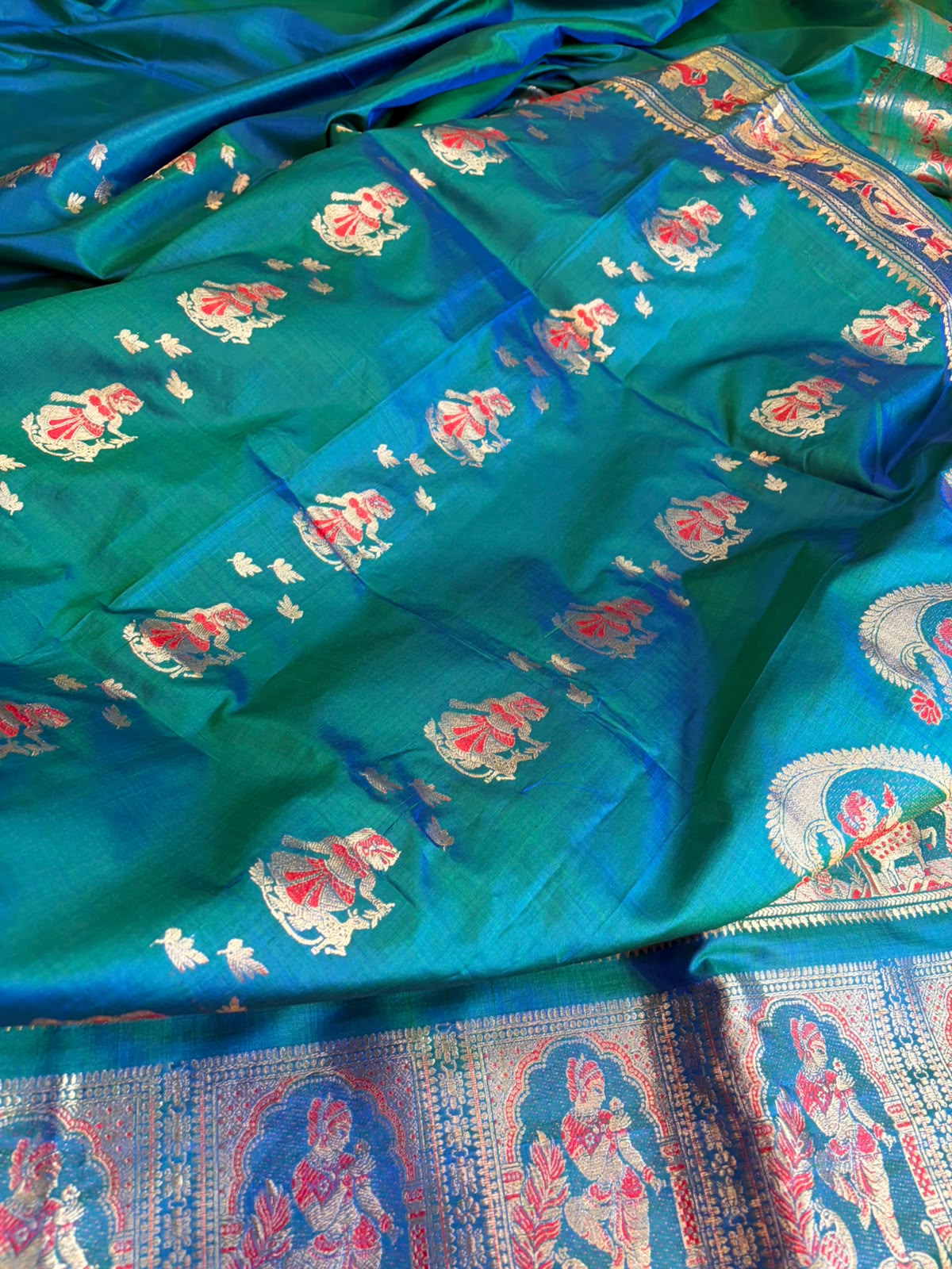 Exquisite Handwoven Pure Silk Swarnachari saree - Jade Green