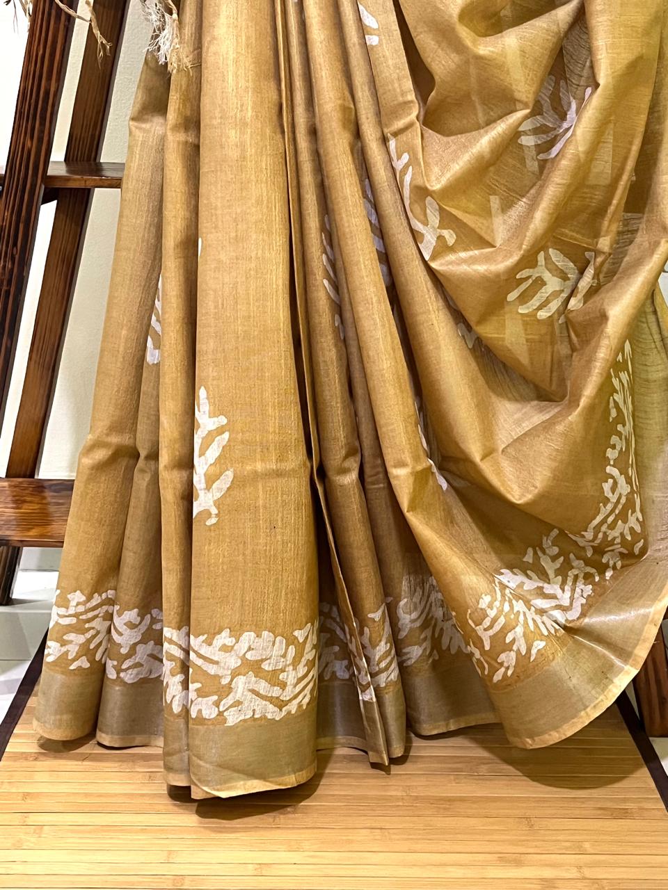 Pure Cotton Wax Batik Saree with zari border - Fawn