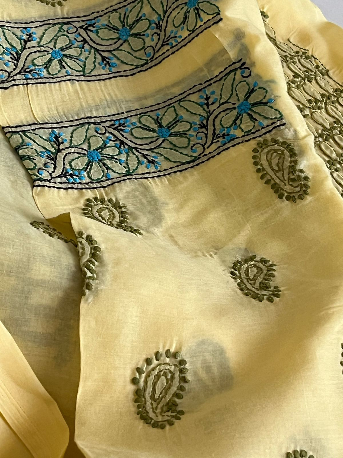 Beautiful cotton Kurta with hand chikankari embroidery