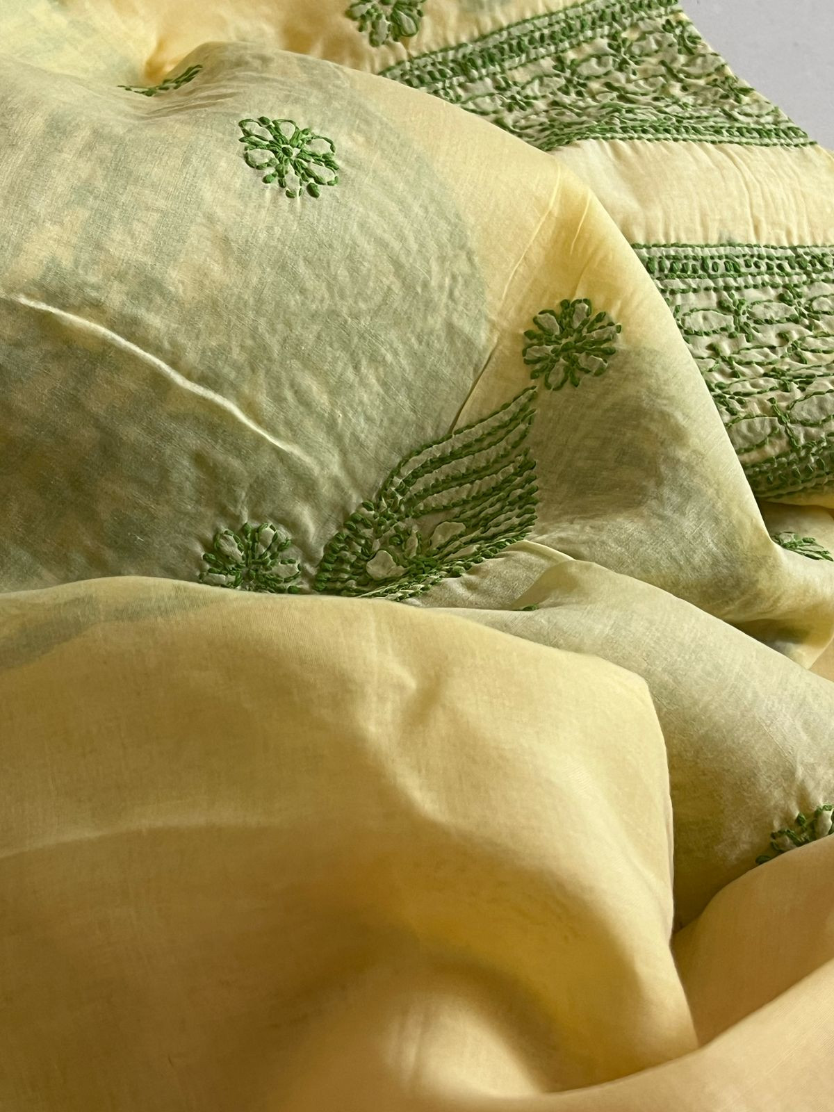 Beautiful cotton Kurta with hand chikankari embroidery