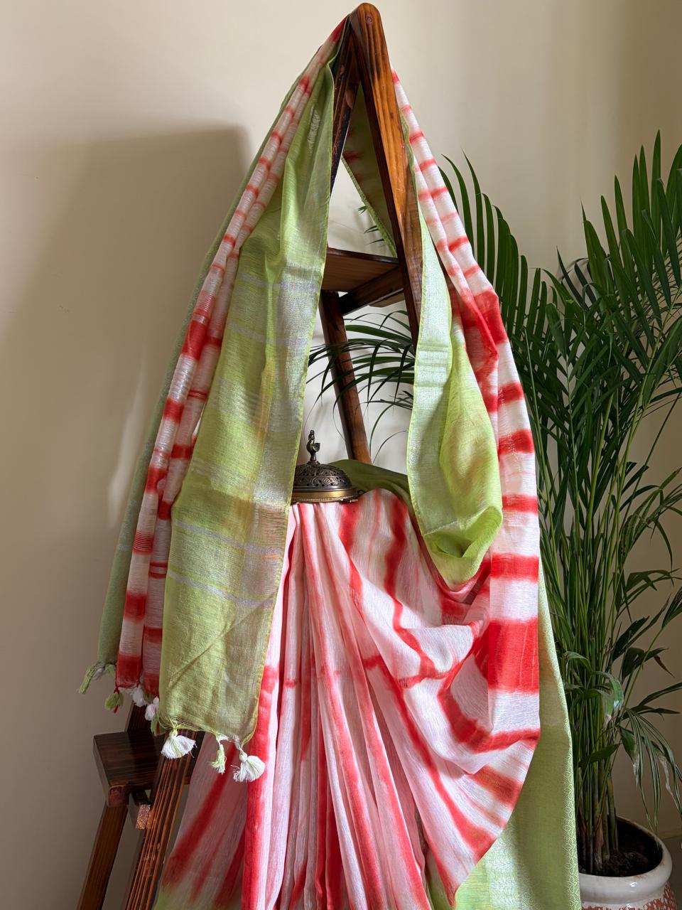 Beautiful handloom festive linen saree with intricate zari border - Red Green and White