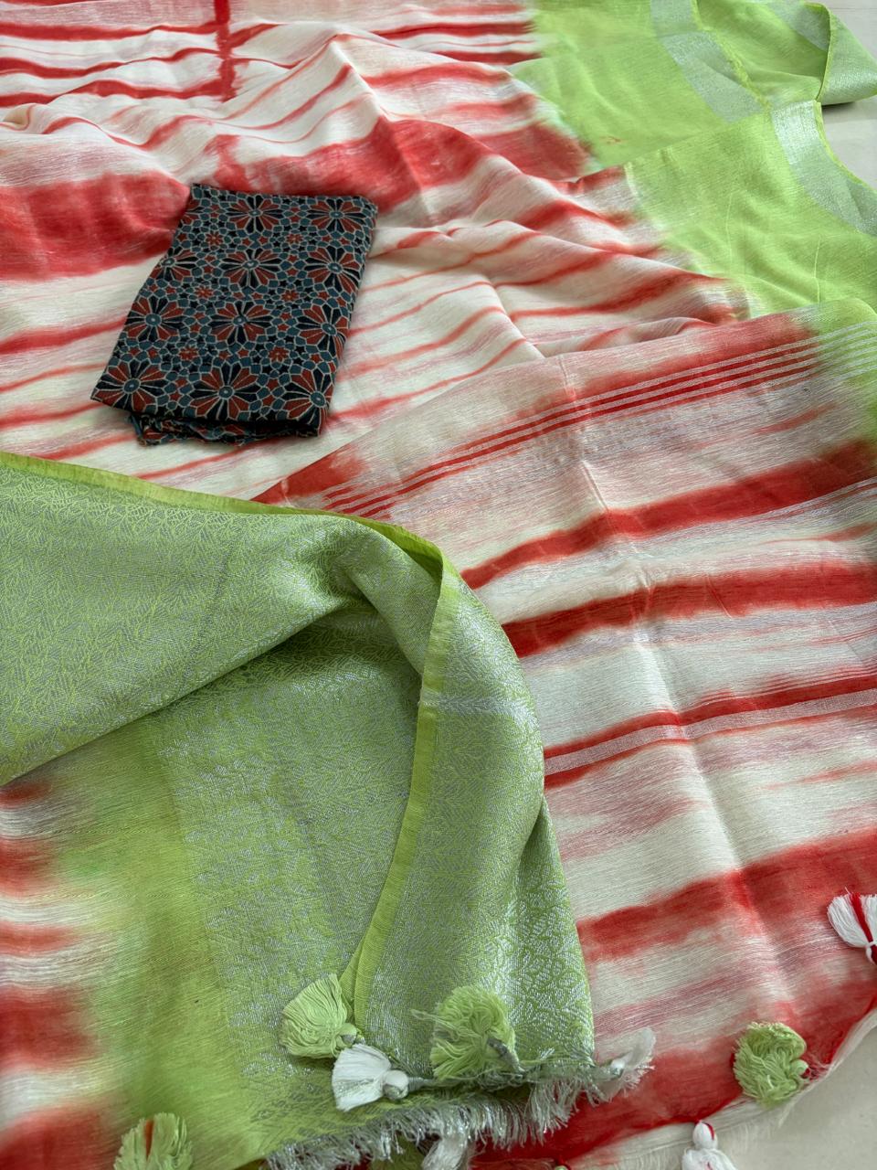 Beautiful handloom festive linen saree with intricate zari border - Red Green and White