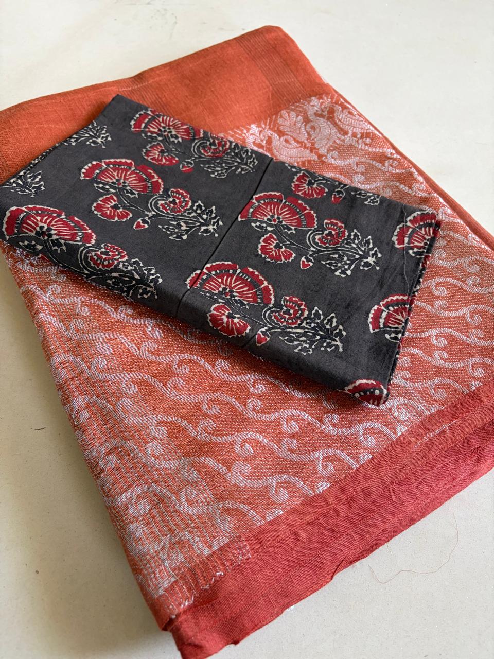 Beautiful handloom festive linen saree with intricate zari border - Rust Red