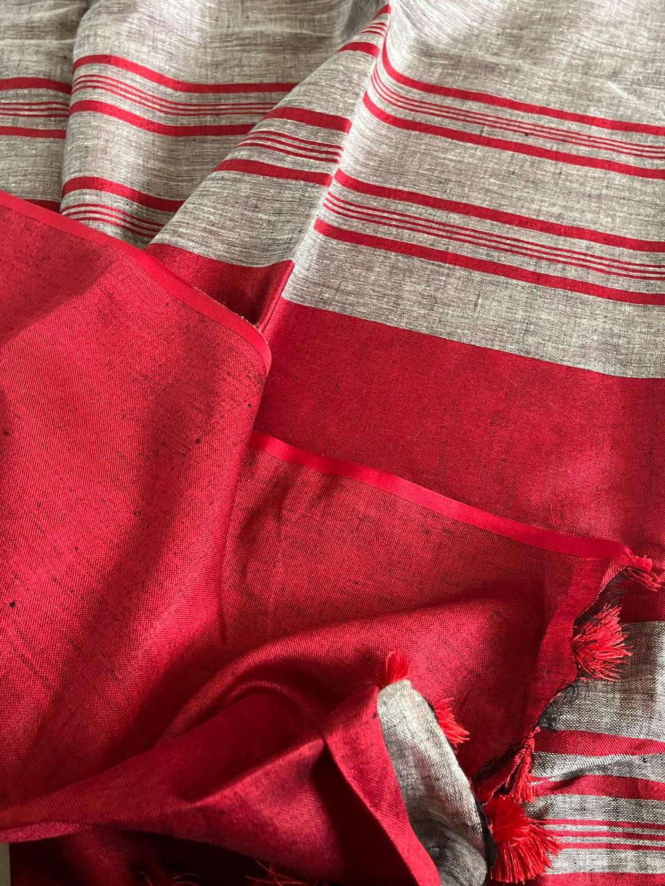 Beautiful handloom Linen Saree - Grey