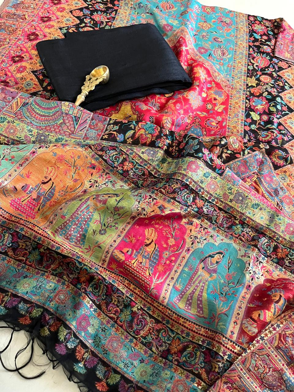 Beautiful Pure Silk Handwoven Kani Weave dupatta sets - With Black Kurta