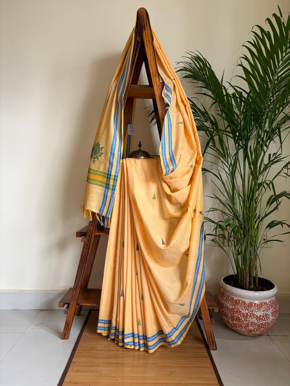 100 Pure Cotton Handloom Saree with woven buttis - Peachish Beige