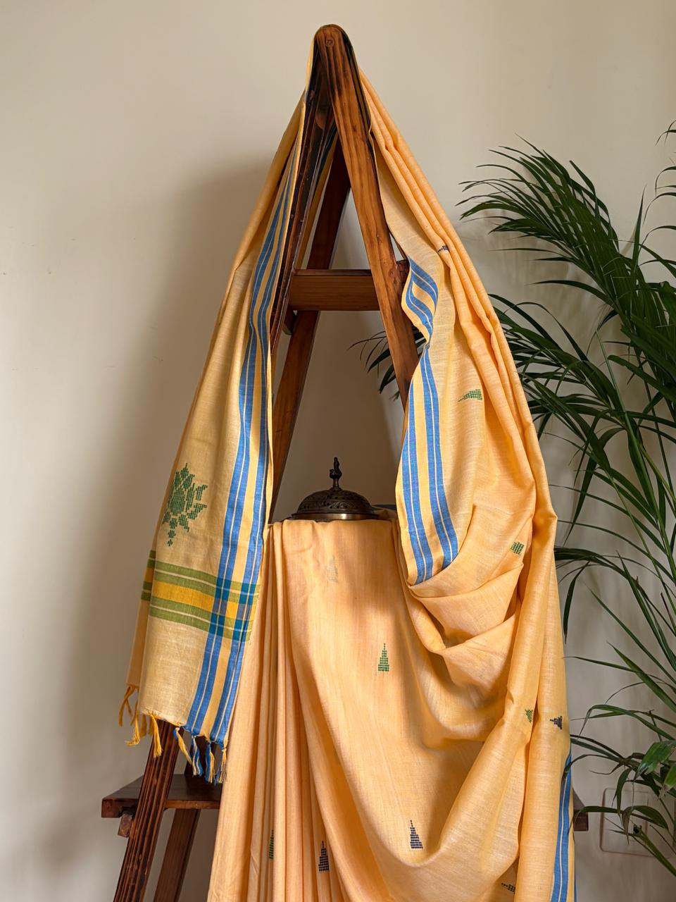 100 Pure Cotton Handloom Saree with woven buttis - Peachish Beige
