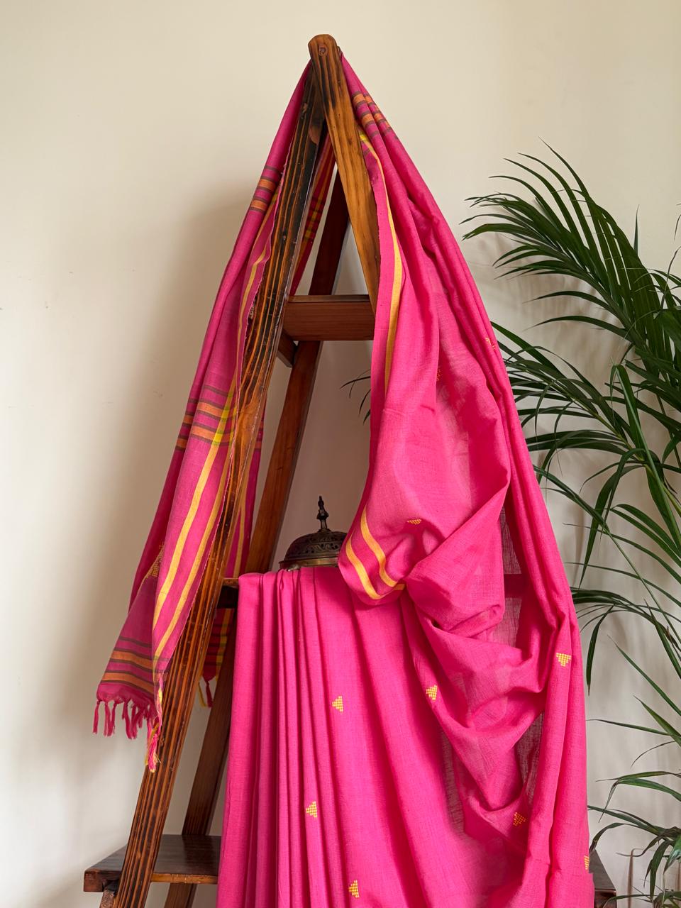 100 Pure Cotton Handloom Saree with woven buttis - Pink