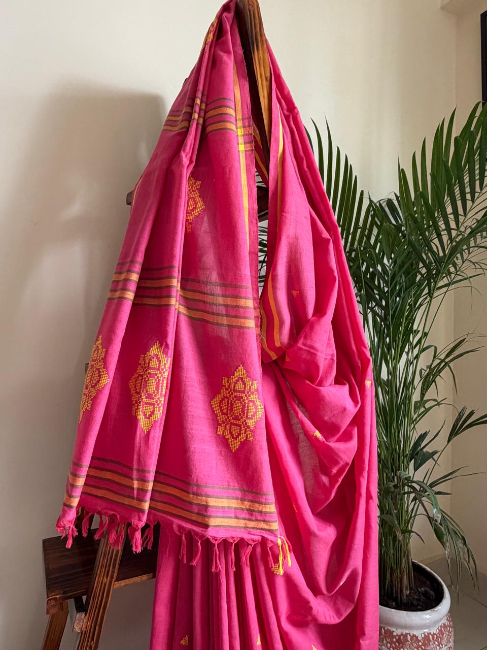 100 Pure Cotton Handloom Saree with woven buttis - Pink