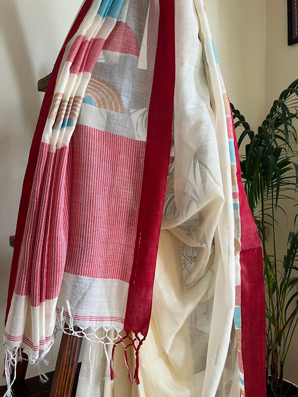 Beautiful Pure Bengal Cotton Saree with Handloom Saree - White