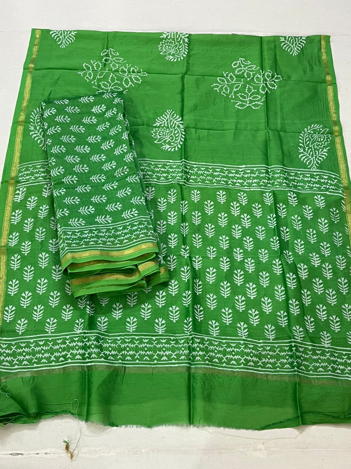 Chanderi 3 piece Dabu Handblock Print Suit - Green