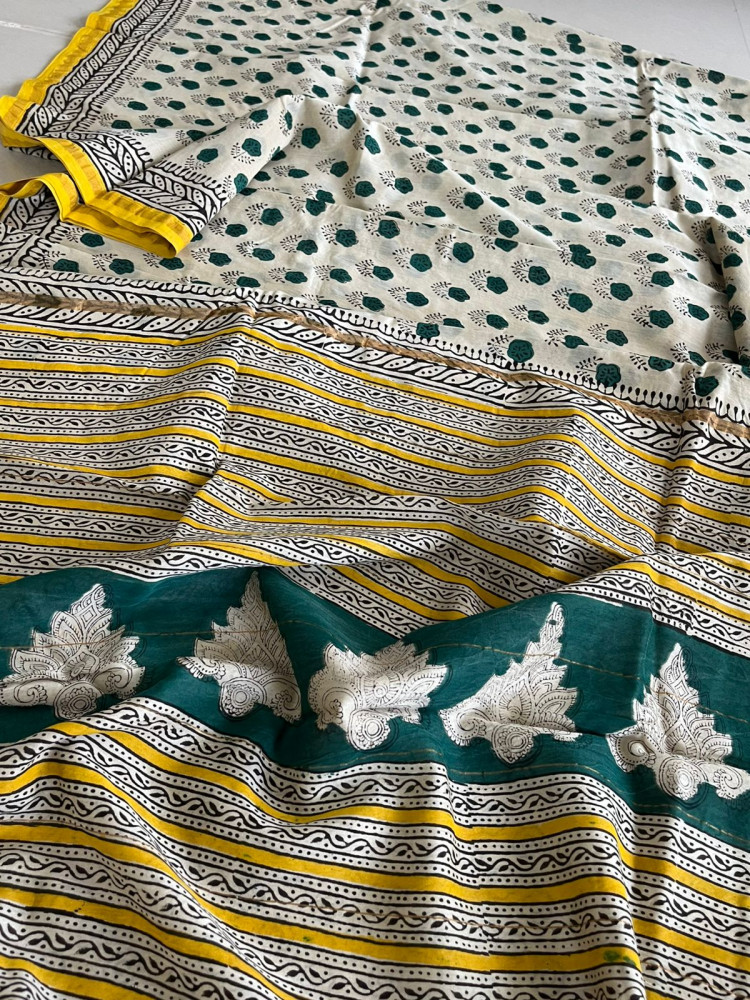 Why Your Travel Wardrobe Needs a Handloom Saree Why Your Travel Wardrobe Needs a Handloom Saree