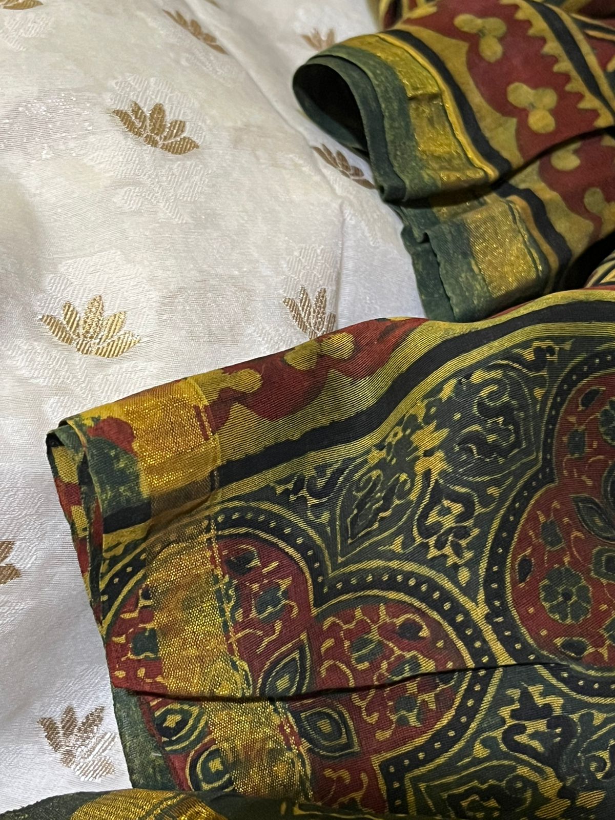 Chanderi Handwoven Banarasi Kurta With Buttis With Chanderi Handblock Ajrakh Dupatta- Off White With Green