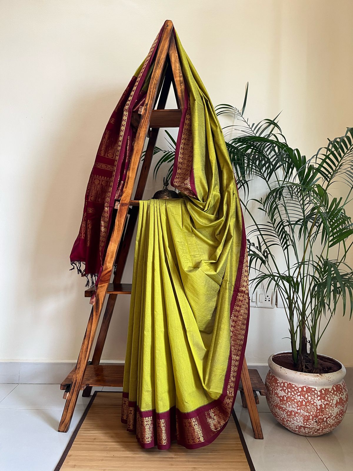Cotton Silk Handloom Sarees with Resham Weave - Neon Green