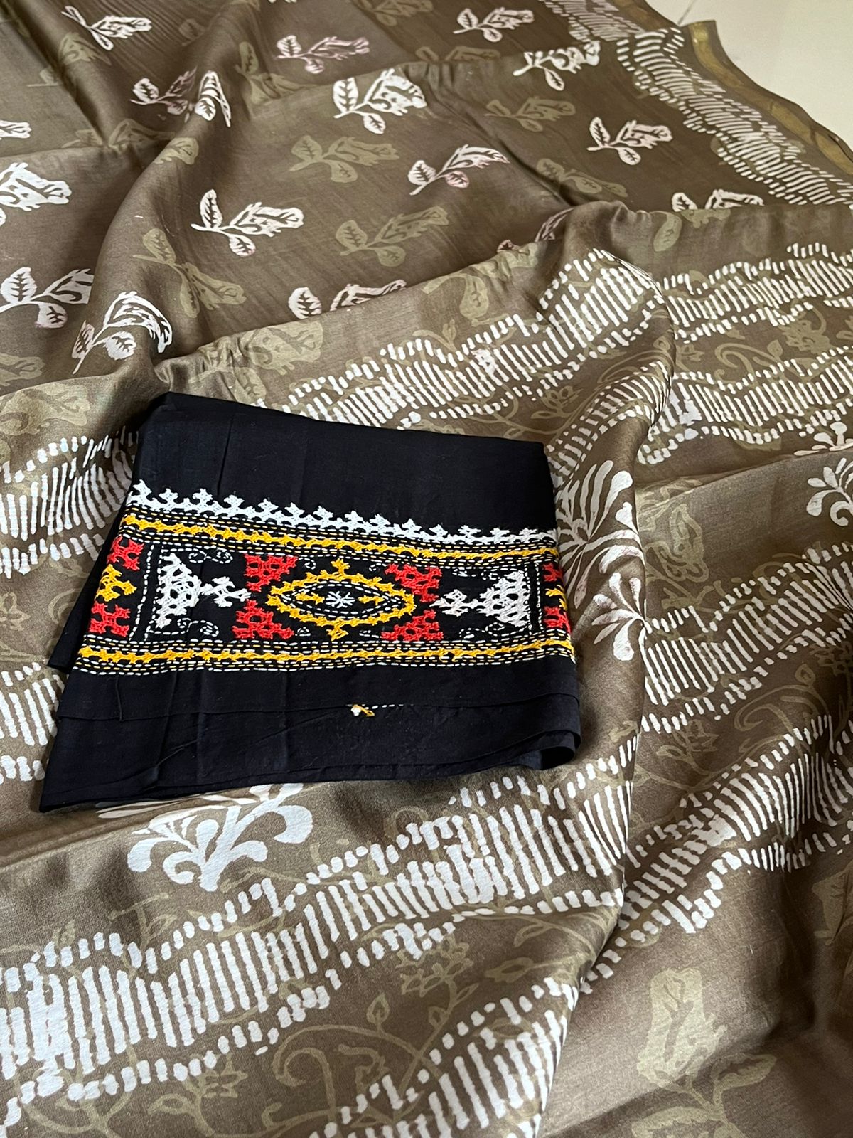 Chanderi Cotton Silk Dabu Hand Block Print Saree - Fossil Grey