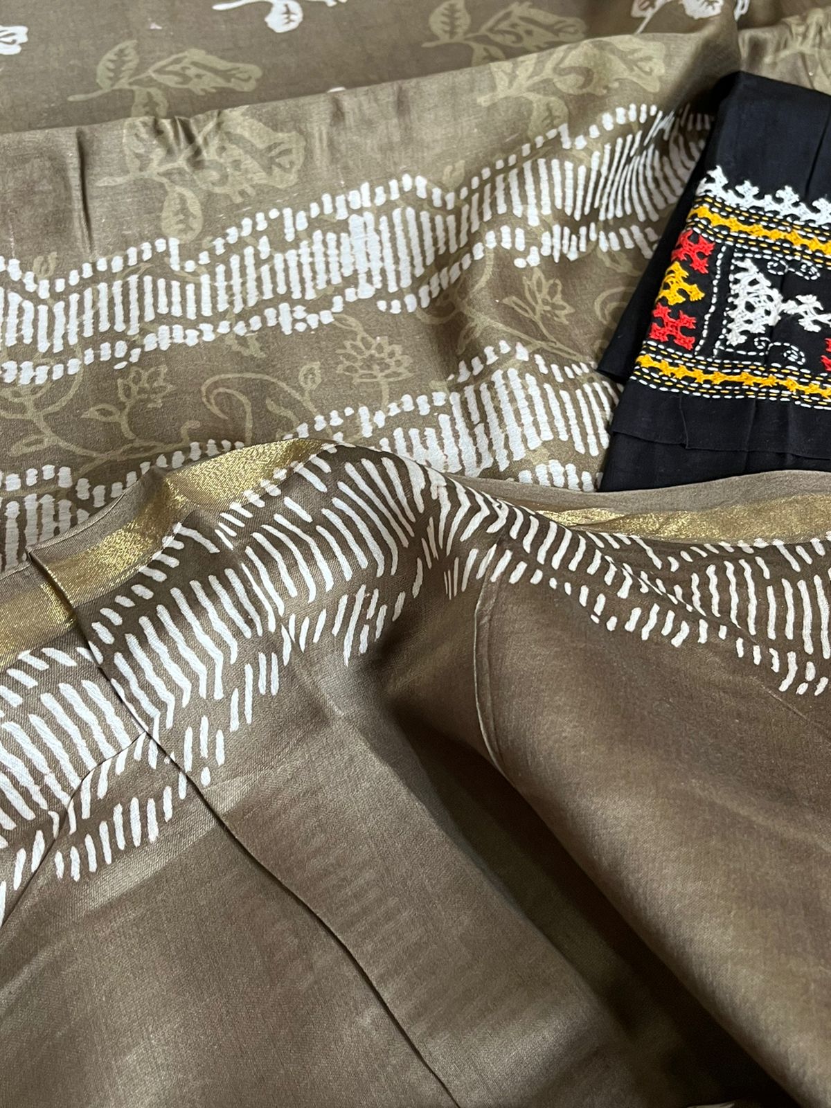 Chanderi Cotton Silk Dabu Hand Block Print Saree - Fossil Grey