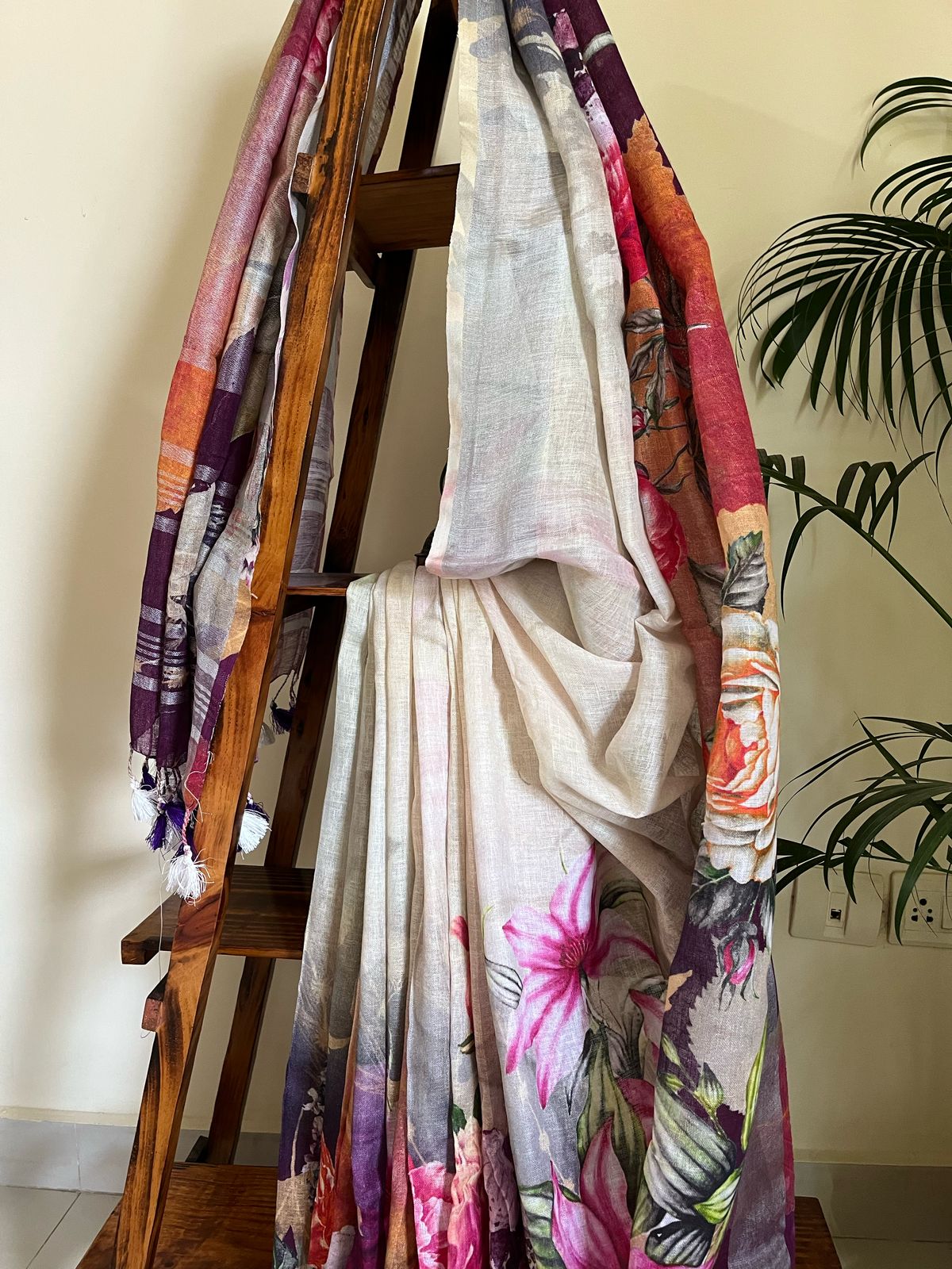 Pure Linen Woven Sarees - Beige