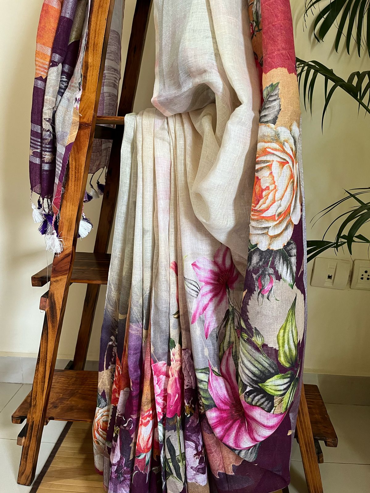 Pure Linen Woven Sarees - Beige