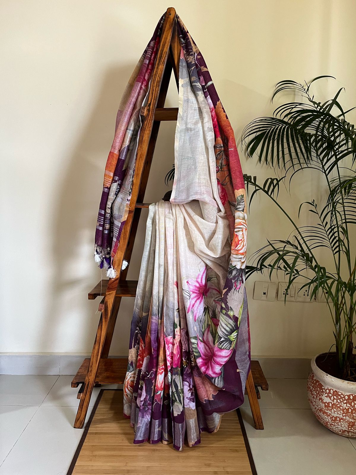 Pure Linen Woven Sarees - Beige