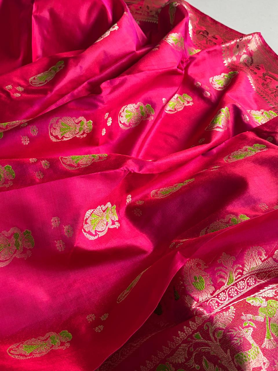 Handloom Swarnachari Silk Saree Magenta Pink with Traditional Woven Pallu