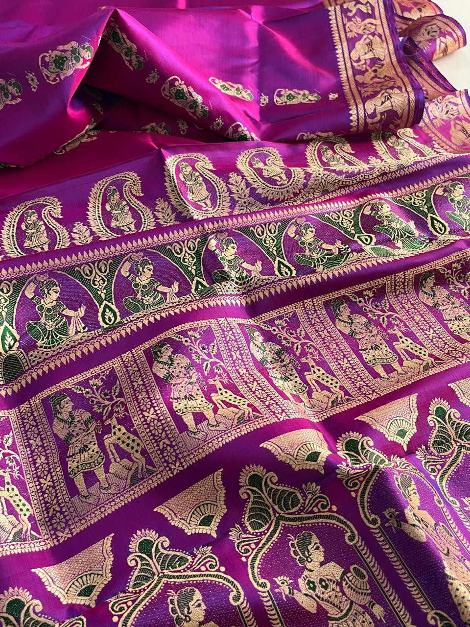 Exquisite Handwoven Pure Silk Swarnachari saree - Purple