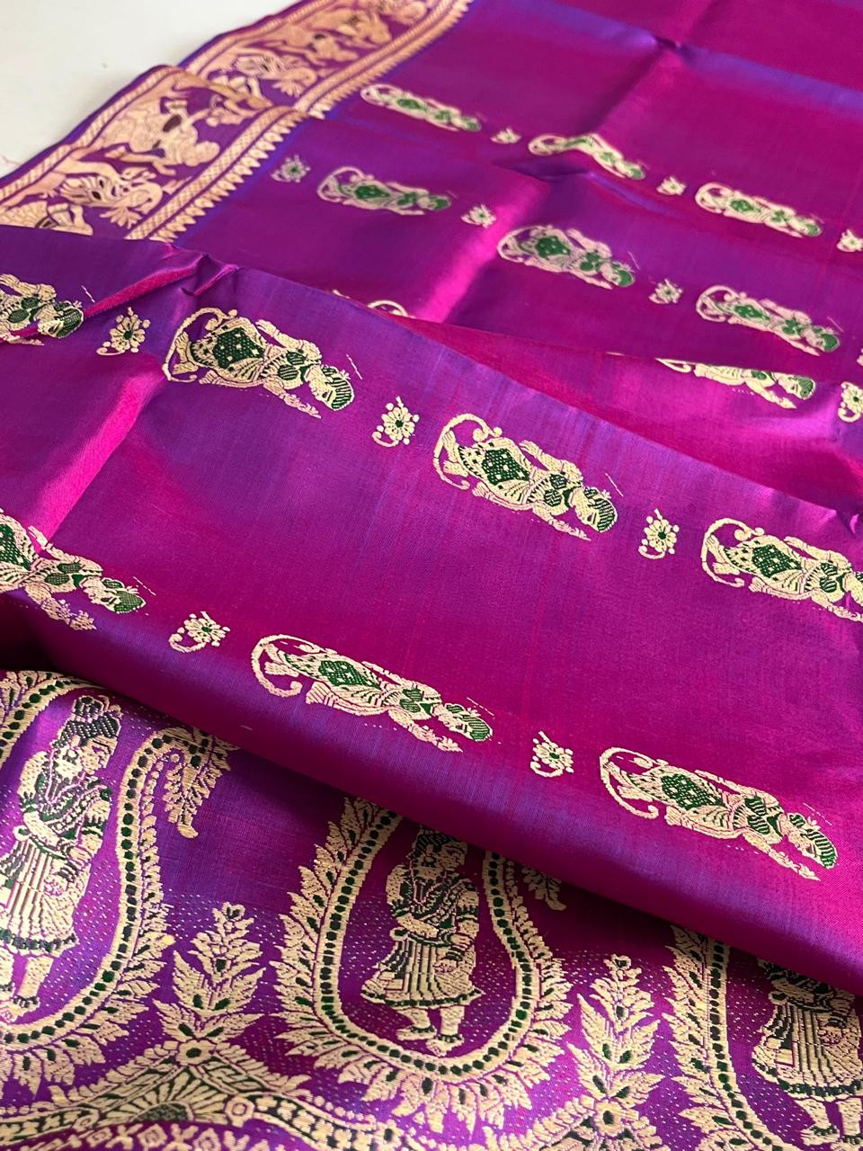 Exquisite Handwoven Pure Silk Swarnachari saree - Purple