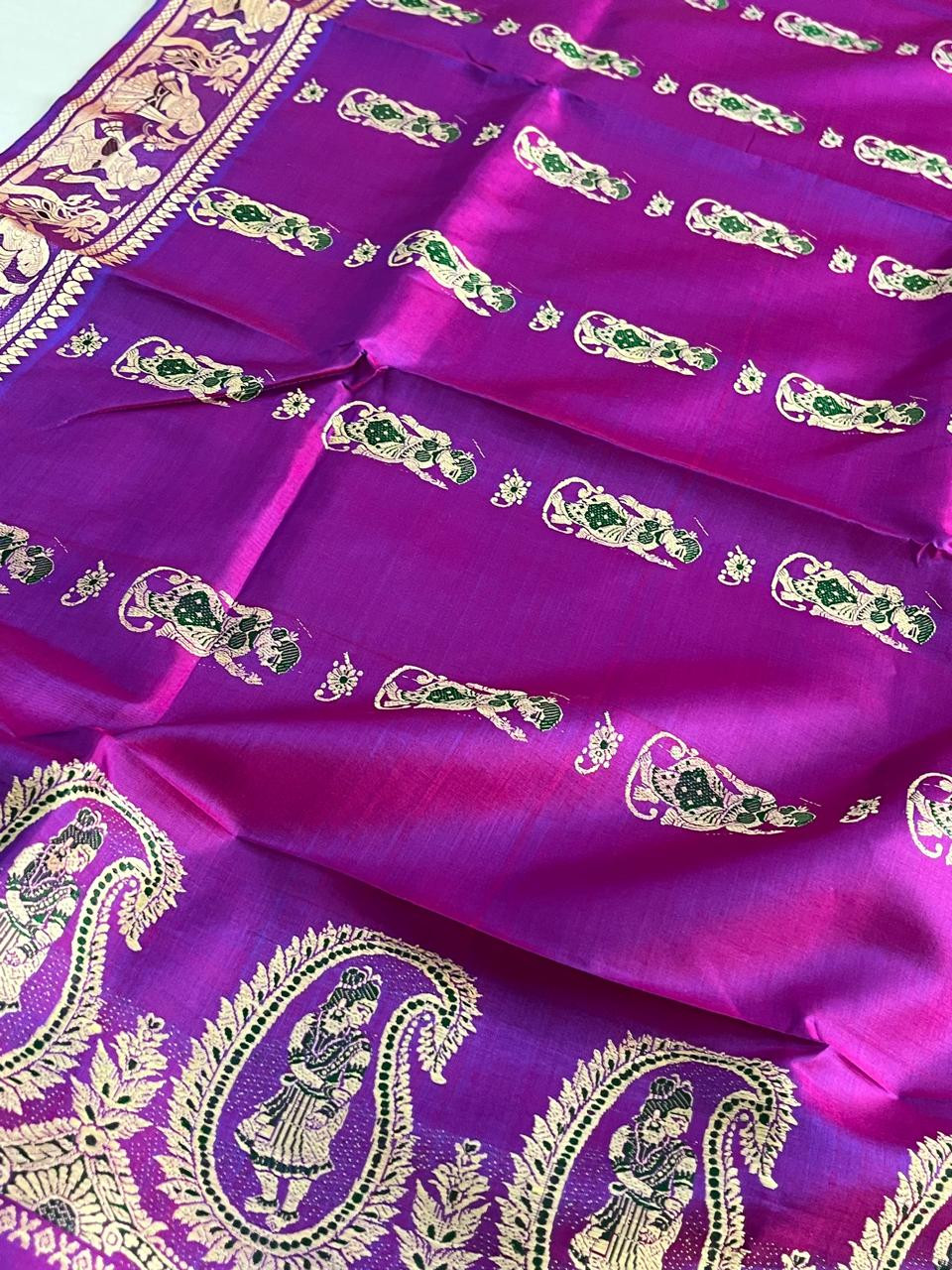 Exquisite Handwoven Pure Silk Swarnachari saree - Purple