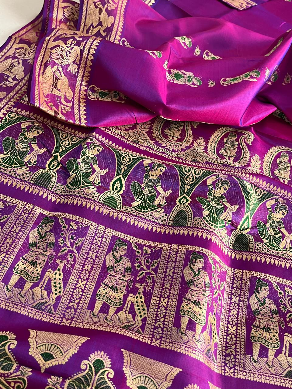 Exquisite Handwoven Pure Silk Swarnachari saree - Purple