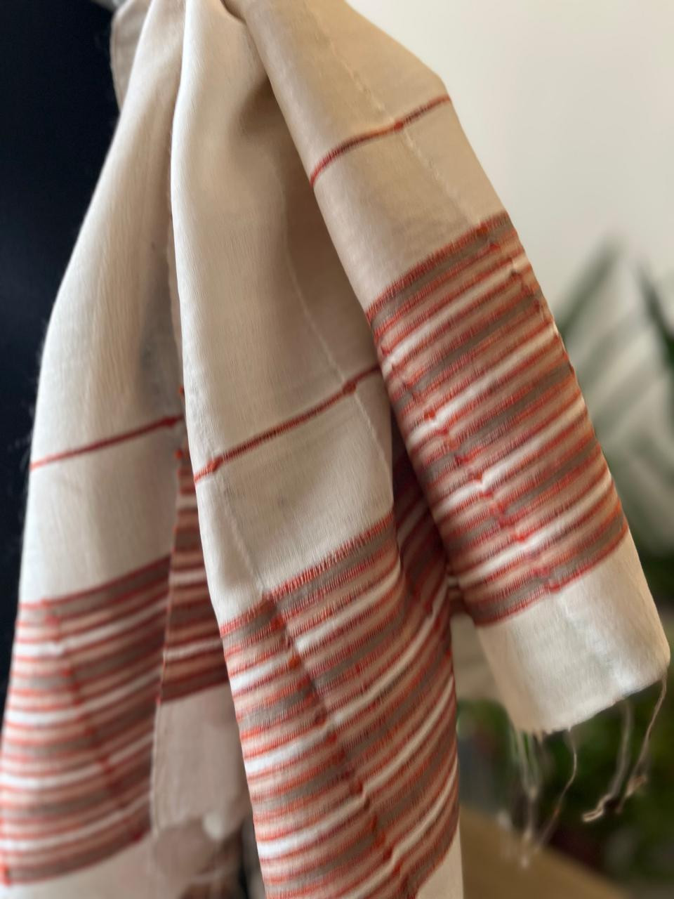 Gorgeous Woven Silk Wool Stole - Ivory White