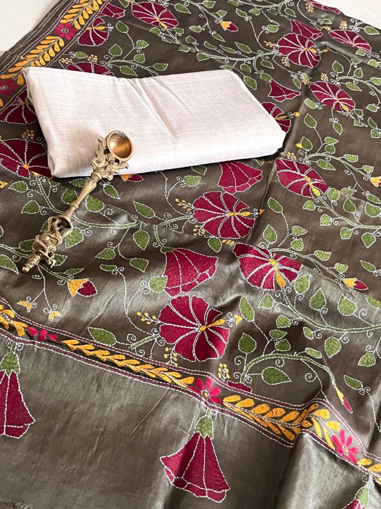 Image of Hand Embroidered Kantha Silk Dupatta with Silk Kurta - With Off White Kurta