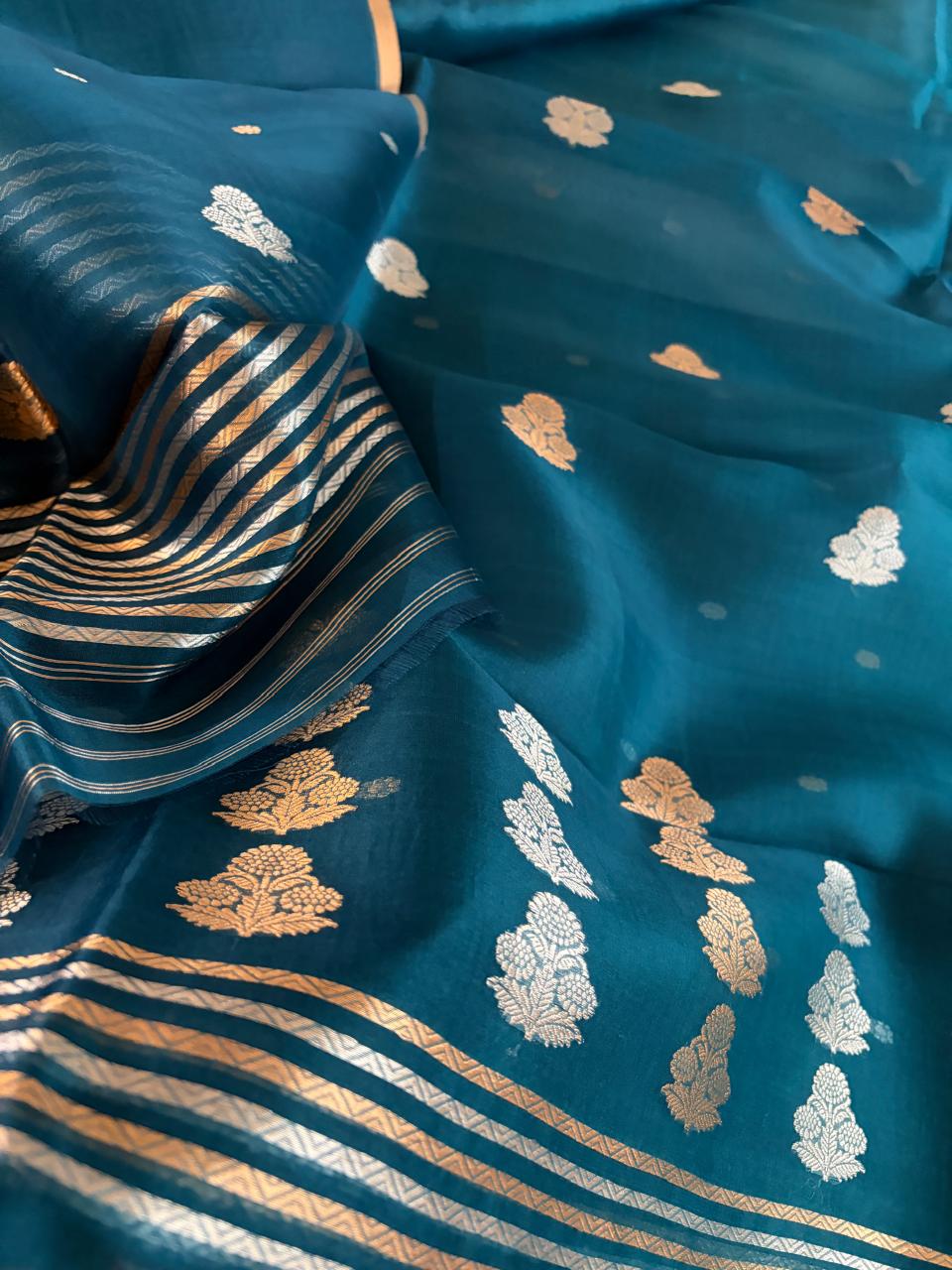 Kora Banarasi Handloom Kurta Dupatta Set  Rama Green with Kadwa  Sona Roopa Buttis