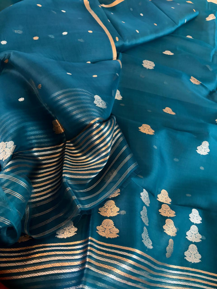 Image of Kora Banarasi Handloom Kurta Dupatta Set – Rama Green with Kadwa &amp; Sona Roopa Buttis