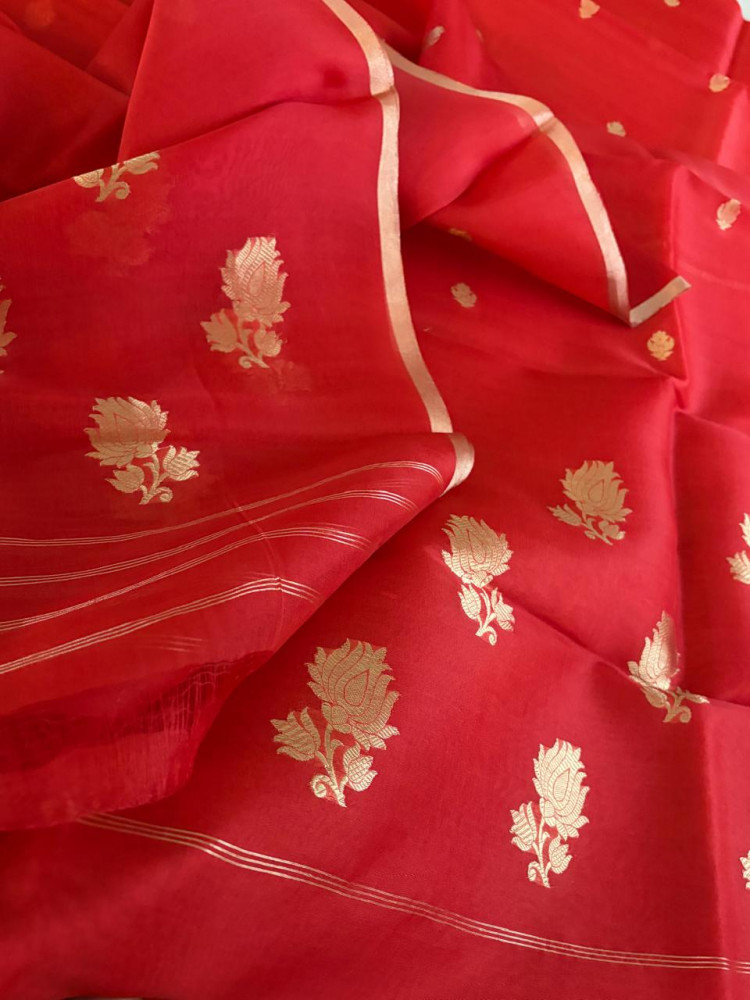 Image of Kora Banarasi Handloom Kurta Dupatta Set – Red with Kadwa &amp; Golden Buttis