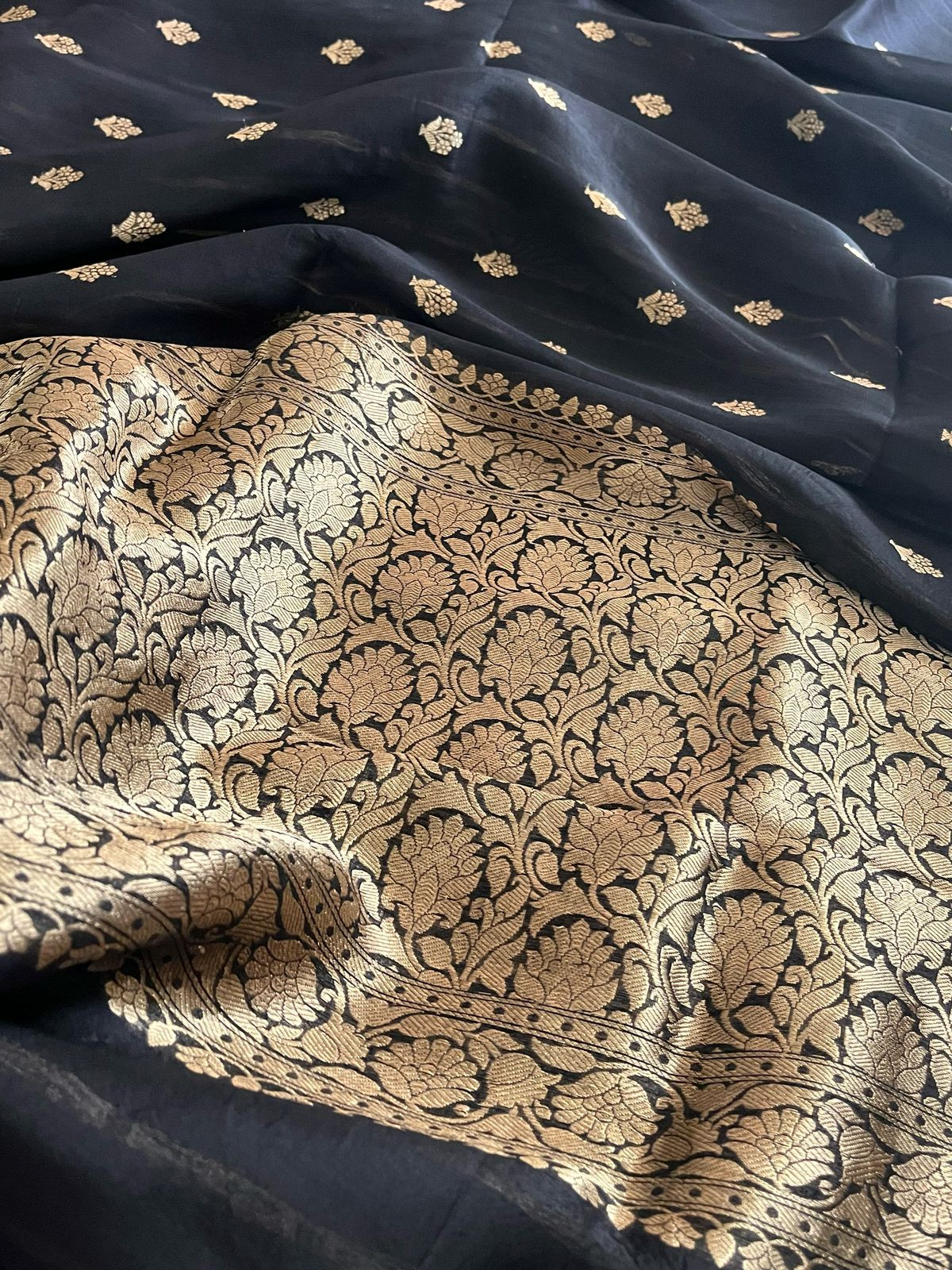 Kora Banarasi Pure Organza Handwoven Silk Saree with Kadwa Buttis - Black