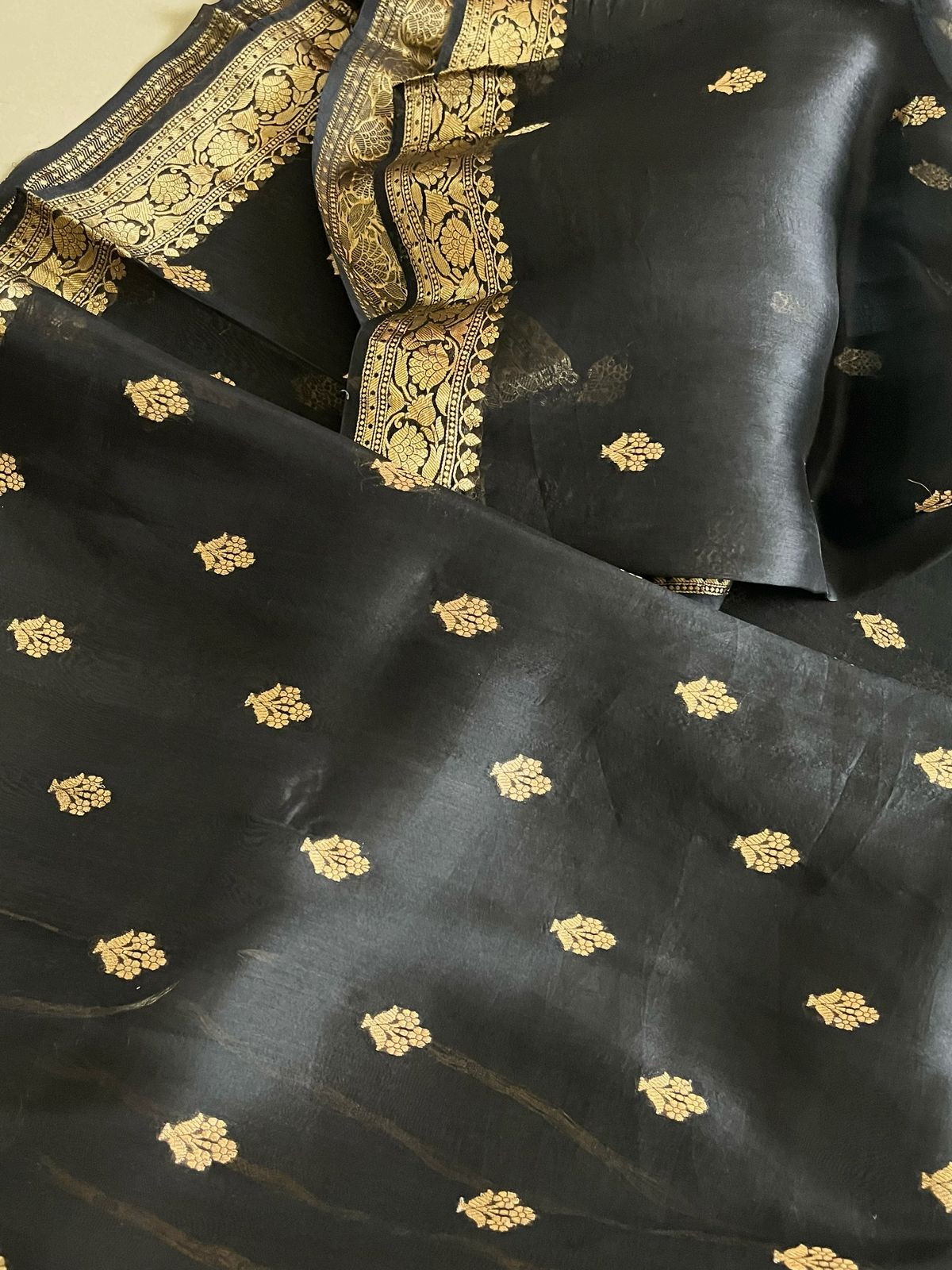 Kora Banarasi Pure Organza Handwoven Silk Saree with Kadwa Buttis - Black