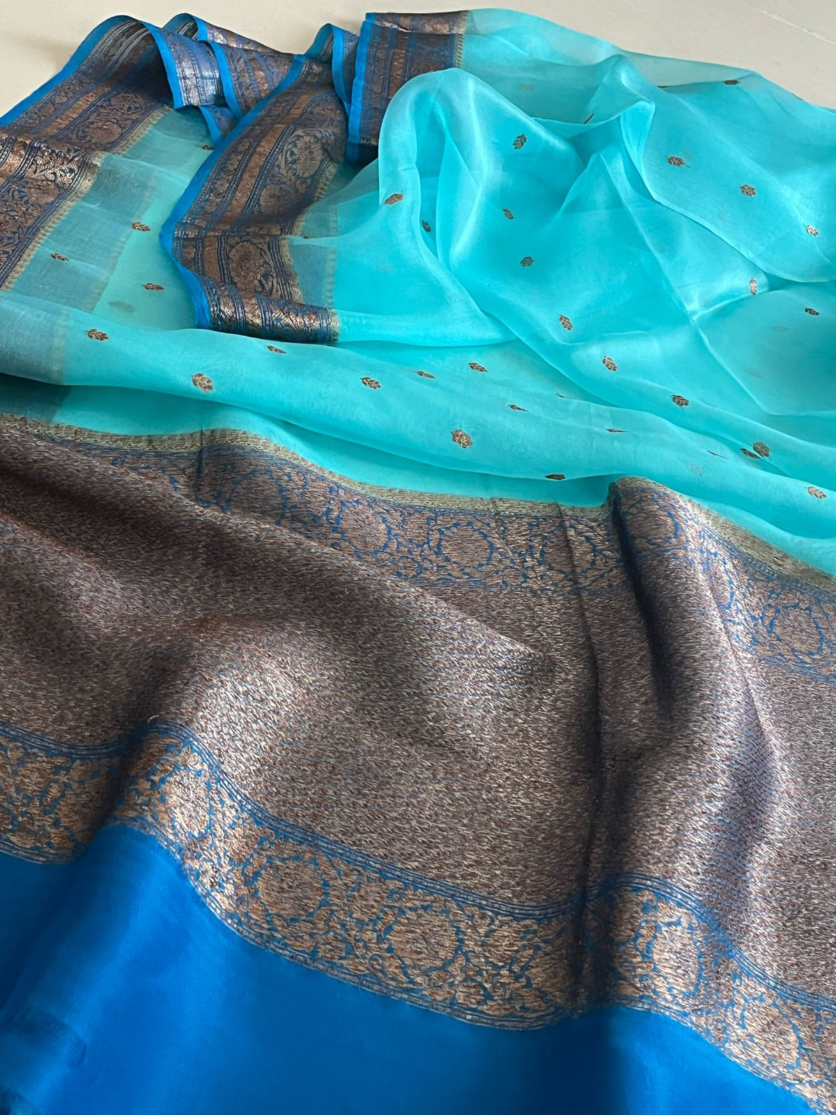 Kora Banarasi Pure Organza Handwoven Silk Saree with Kadwa Buttis - Turquoise