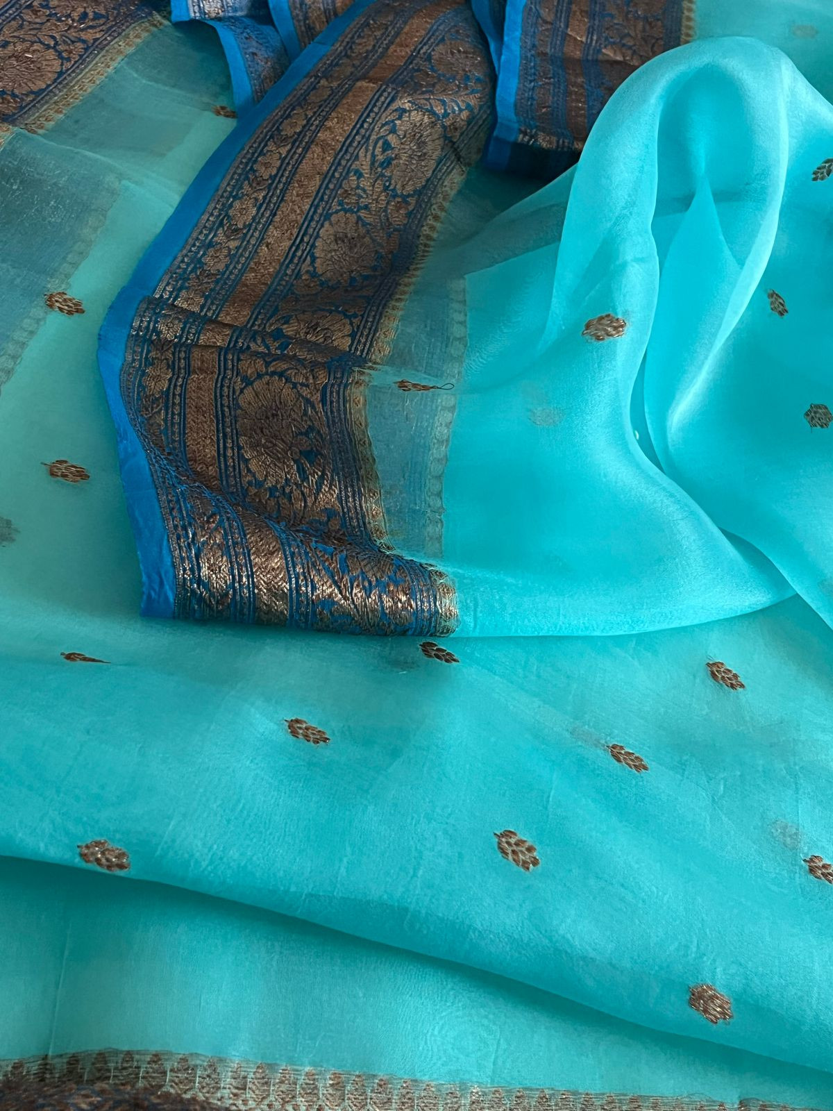 Kora Banarasi Pure Organza Handwoven Silk Saree with Kadwa Buttis - Turquoise