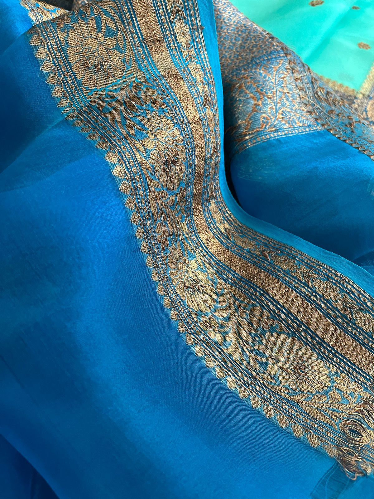 Kora Banarasi Pure Organza Handwoven Silk Saree with Kadwa Buttis - Turquoise