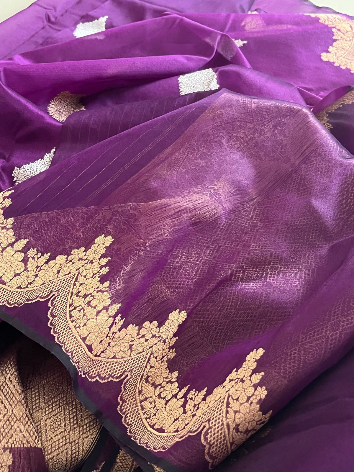 Kora Banarasi Pure Organza Handwoven Silk Saree with Kadwa Sona Roopa Buttis - Amethyst