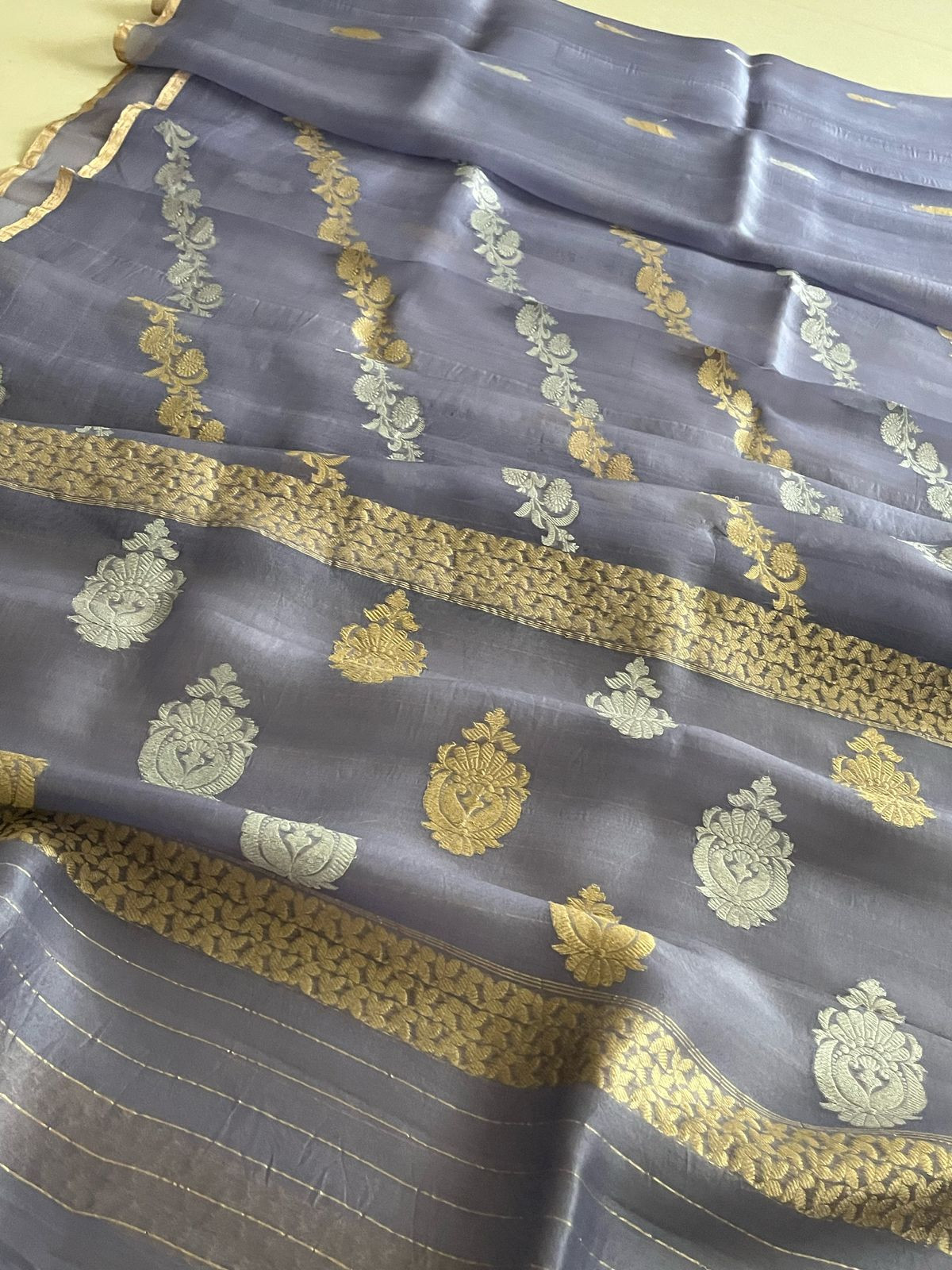 Kora Banarasi Pure Organza Handwoven Silk Saree with Sona Roopa Kadwa Buttis - Periwinkle
